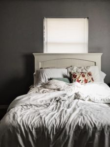 8 formas de colocar cojines en la cama