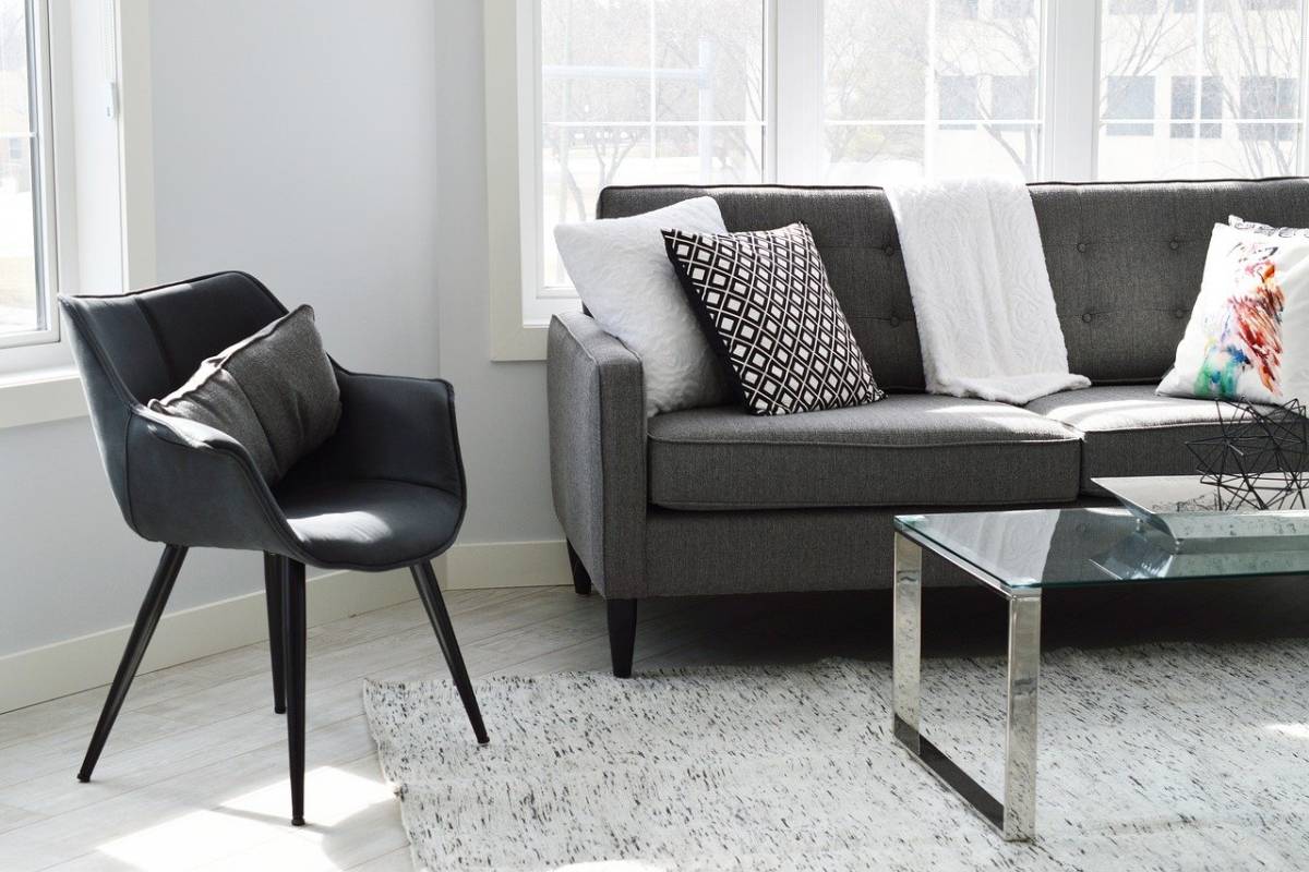Consejos prácticos para diseñar el salón; cuando colocar en el salón un sofá  chaise longue y cuando no conviene hacerlo