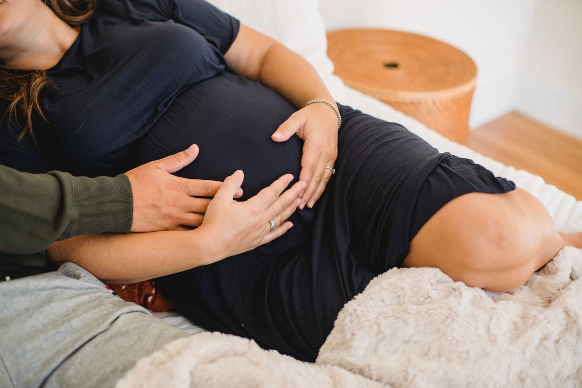 Las mejores posturas para dormir embarazada - Conoce cuáles son las más  cómodas para descansar bien
