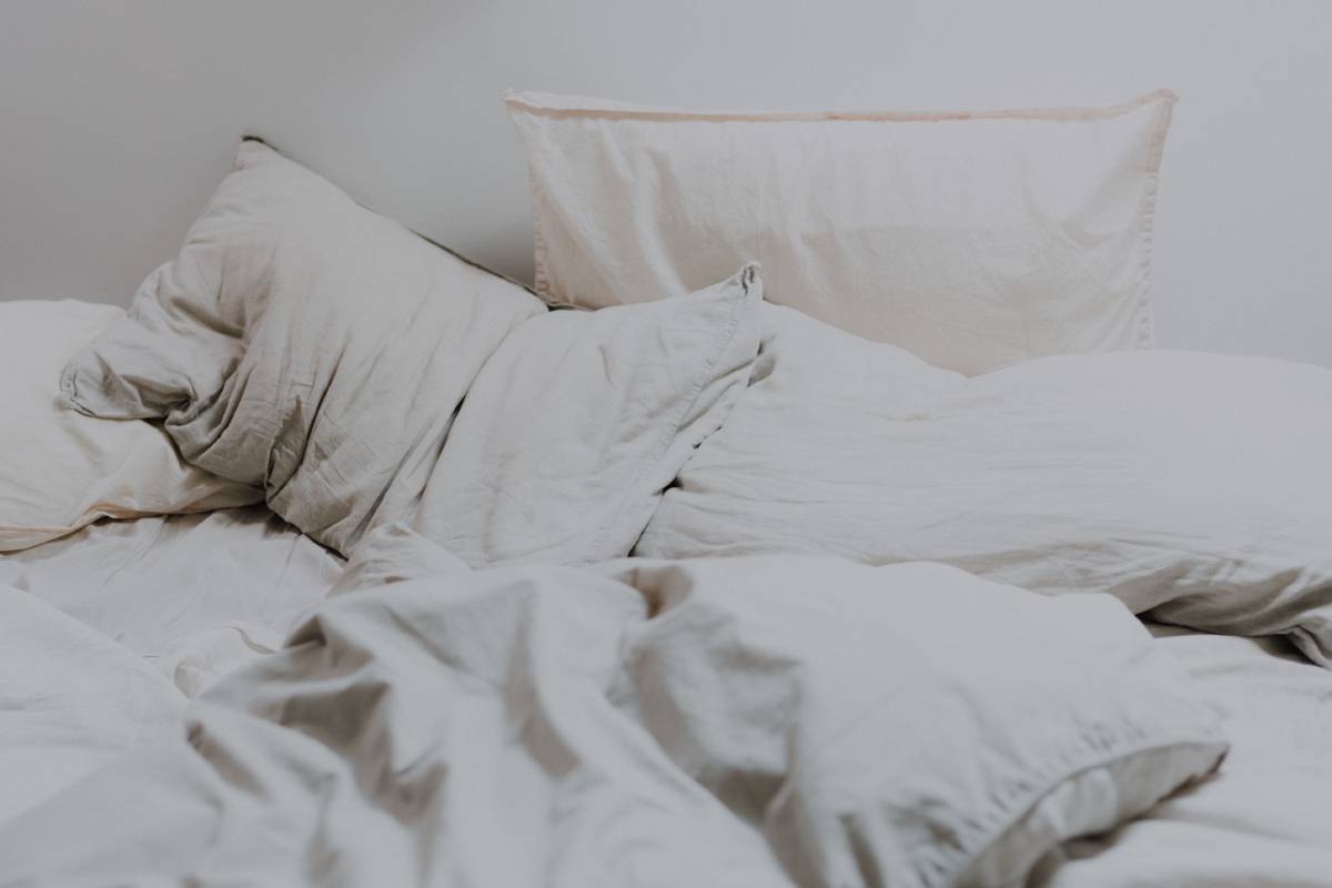 Qué es mejor almohada alta o almohada baja?